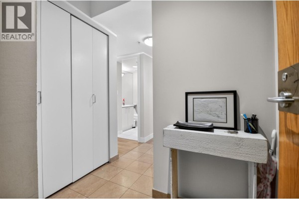2205 1200 Alberni Street, Vancouver, BC V6E1A6 Photo 2