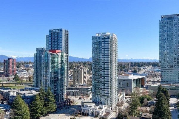 2205 13303 Central Avenue, Surrey, BC V3T0K6 Photo 4