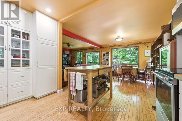 Living room - 2205 Calabogie Road, Greater Madawaska, ON K0J1E0 Photo 3