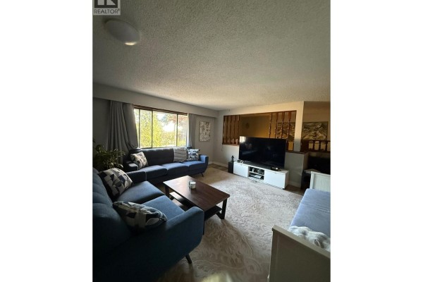 2205 Ninth Avenue, New Westminster, BC, photo 3