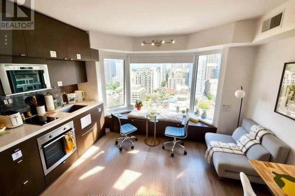 2206 - 155 Yorkville Avenue, Toronto, ON M5R0B4 Photo 2