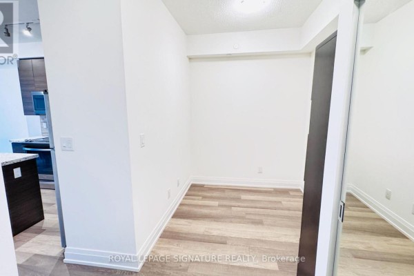 2206 - 3600 Hwy 7, Vaughan, ON, photo 2