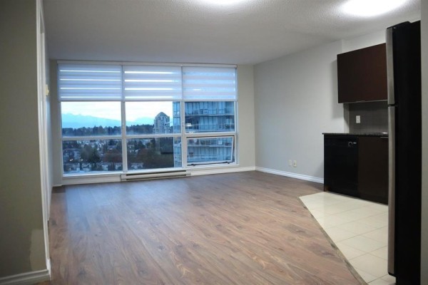 2206 13618 100 Avenue, Surrey, BC V3T0A8 Photo 2