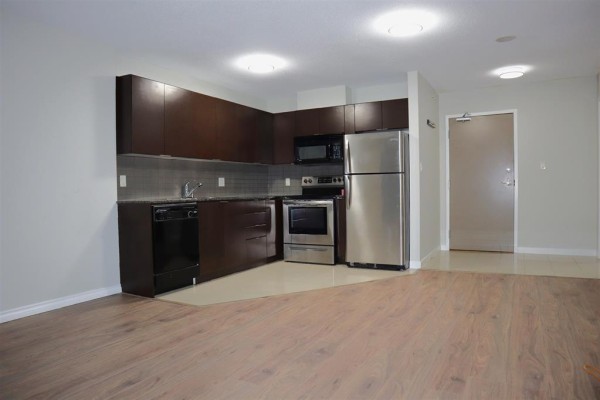 2206 13618 100 Avenue, Surrey, BC V3T0A8 Photo 3