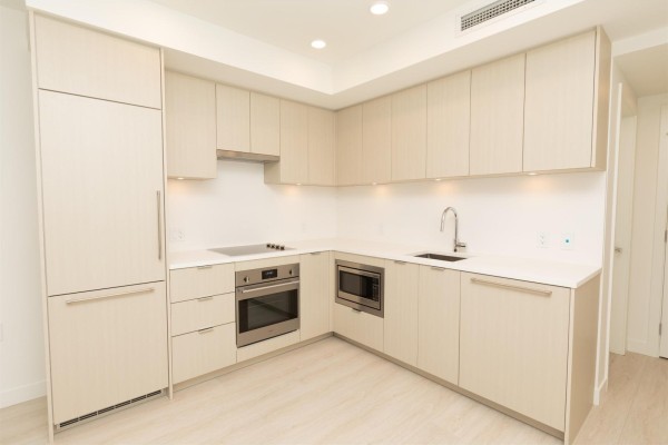 2206 13675 107a Avenue, Surrey, BC, photo 2