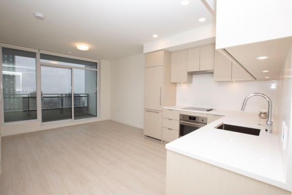 2206 13675 107a Avenue, Surrey, BC, photo 3