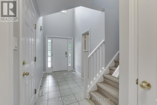 Foyer - 2206 Coronation Drive, London North, ON N6G0B9 Photo 4