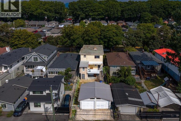 2206 E 8th Avenue, Vancouver, BC V5N1V5 Photo 4