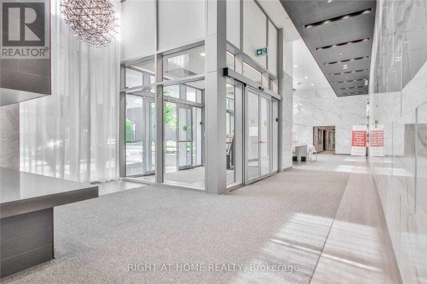 Kitchen - 2207 - 5180 Yonge Street, Toronto, ON M2N0K5 Photo 3
