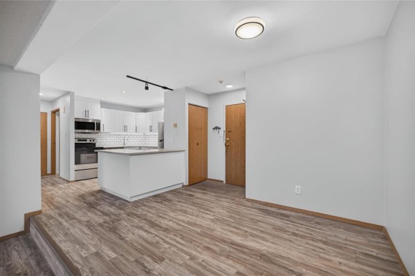 Kitchen - 2207 201 Victor Lewis Drive, Winnipeg, MB R3P2A2 Photo 5