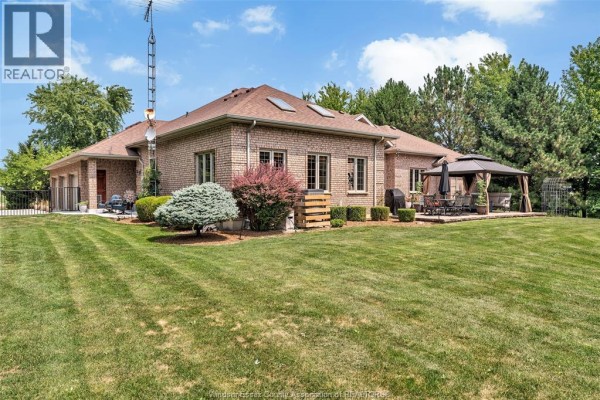 2pc Bathroom - 2207 South Middle Road, Lakeshore, ON N0R1V0 Photo 2