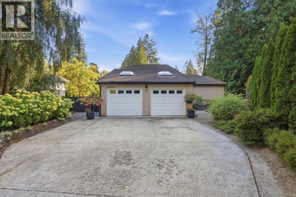 2207 Tanager Place, North Vancouver, BC V7J3R3 Photo 3