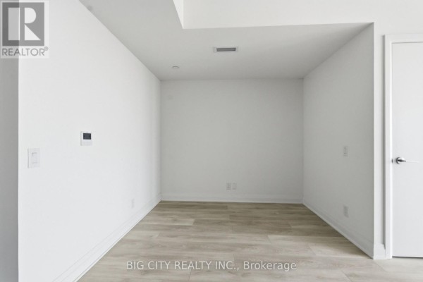 Primary Bedroom - 2208 - 25 Frederick Todd Way, Toronto, ON M4G0C6 Photo 4