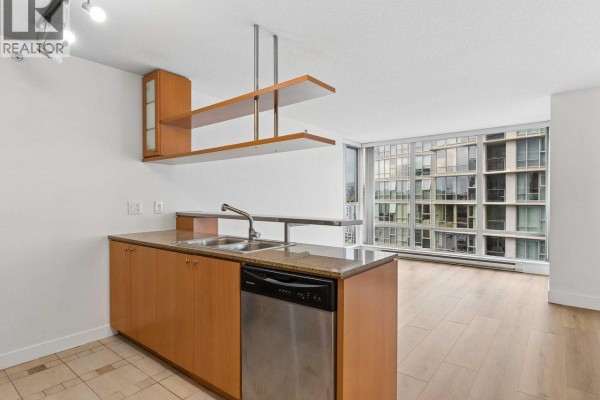 2208 1495 Richards Street, Vancouver, BC V6Z3E3 Photo 2