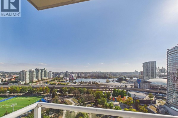 2208 550 Taylor Street, Vancouver, BC V6B1R1 Photo 4