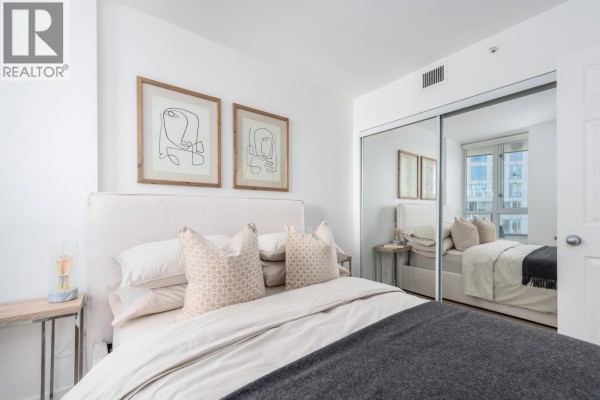 2208 63 Keefer Place, Vancouver, BC V6B6N6 Photo 5