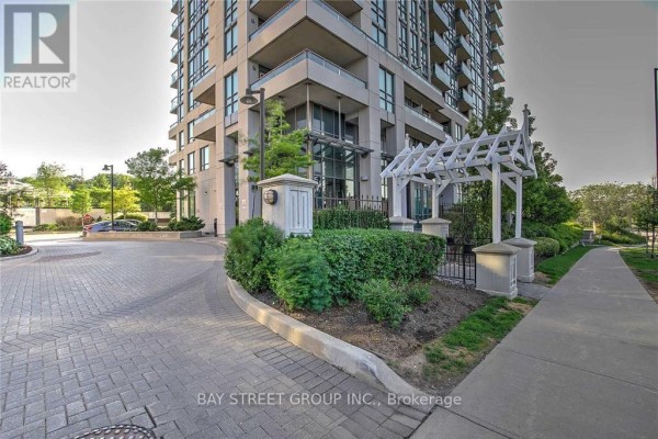 Kitchen - 2209 - 88 Grangeway Avenue, Toronto, ON M1H0A2 Photo 3