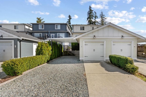 2209 165 Street, Surrey, BC V3Z0L8 Photo 4