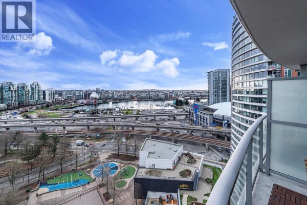 2209 58 Keefer Place, Vancouver, BC V6B0B8 Photo 2