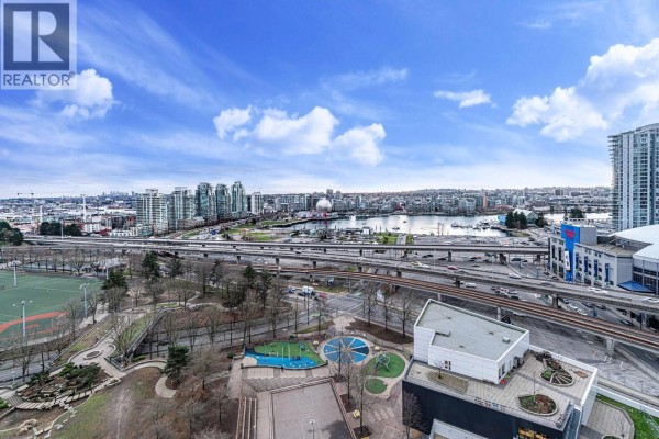 2209 58 Keefer Place, Vancouver, BC V6B0B8 Photo 3