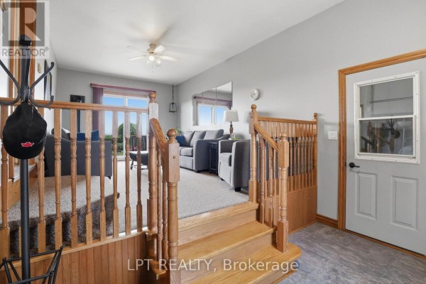 22095 Mc Dougall Line, West Elgin, ON N0L2C0 Photo 4