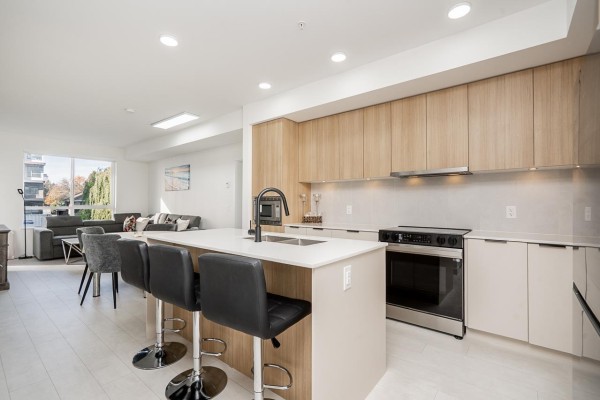 221 9456 134 Street, Surrey, BC V3V0G8 Photo 4