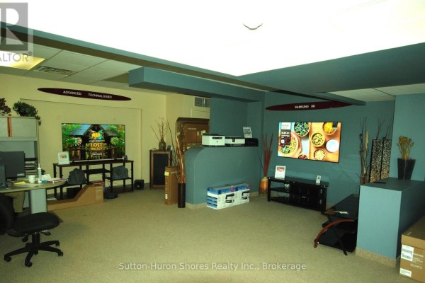 221 Adelaide Street, Saugeen Shores, ON N0H2L0 Photo 3
