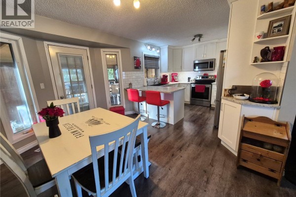 4pc Bathroom - 221 Bean Crescent, Weyburn, SK S4H3A3 Photo 4