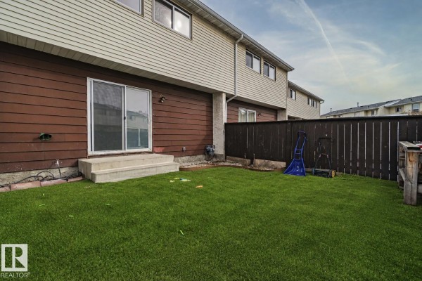 Primary Bedroom - 221 Harrison Dr Nw Nw, Edmonton, AB T5A2X5 Photo 4
