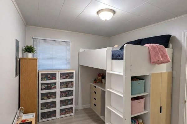 Primary Bedroom - 221 Henrietta Street N, Fort Erie, ON L2A2K6 Photo 4