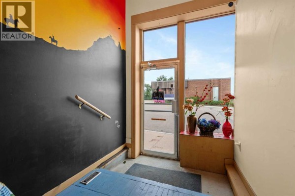 221 Main Street, Trochu, AB T0M2C0 Photo 3