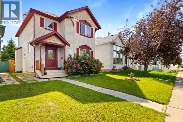 Family room - 221 Tarington Close Ne, Calgary, AB T3J3V7 Photo 3