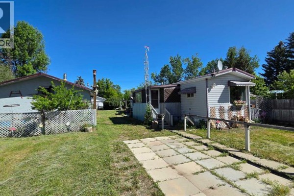 221 Truman Street, Carmangay, AB, photo 2