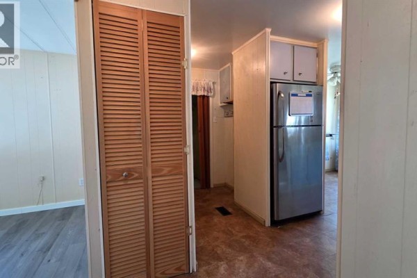 221 Truman Street, Carmangay, AB, photo 3