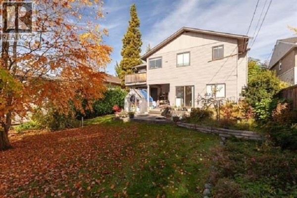 221 W 28th Street, North Vancouver, BC V7N2H9 Photo 3