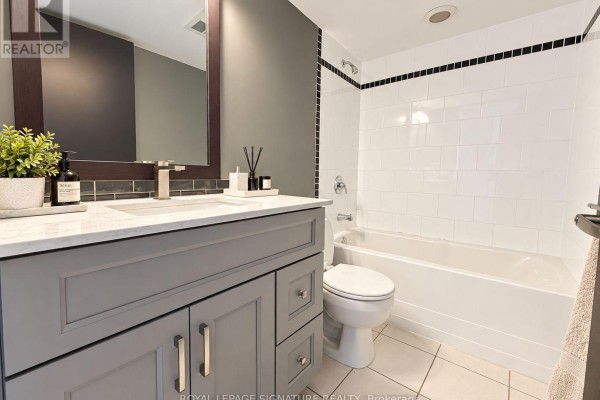 2210 - 33 Sheppard Avenue E, Toronto, ON M2N7K1 Photo 5