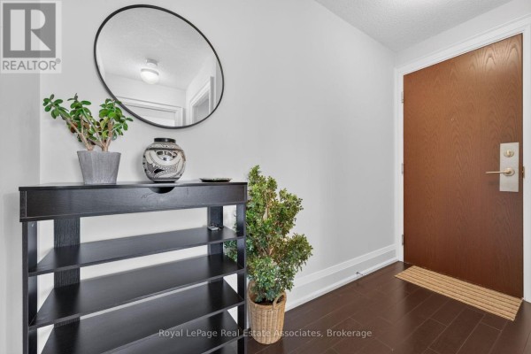 2210 - 80 Western Battery Road, Toronto, ON, photo 2