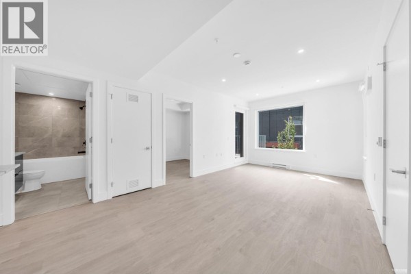 2210 E 1st Avenue, Vancouver, BC V5N0K2 Photo 2