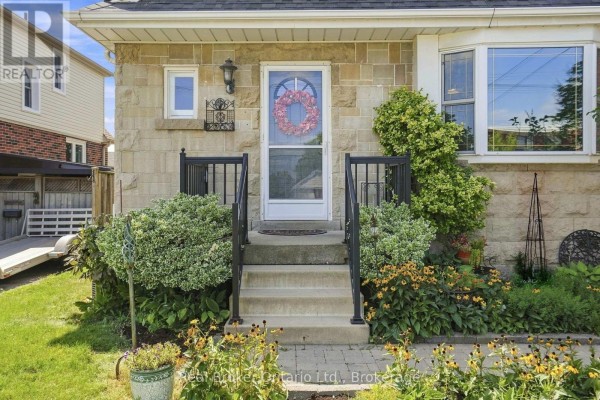 2210 King Street E, Hamilton, ON, photo 2