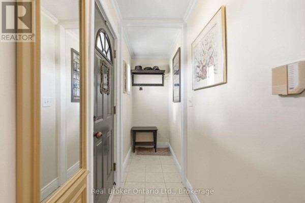 2210 King Street E, Hamilton, ON, photo 3