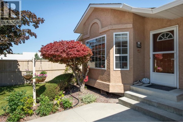 Primary Bedroom - 2210 Louie Drive Unit# 18, West Kelowna, BC V4T2L7 Photo 3