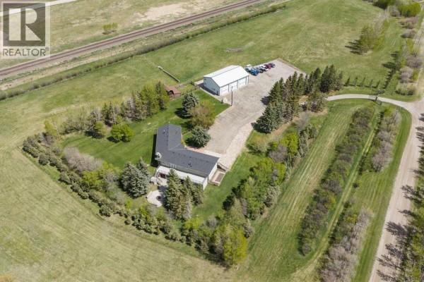 221083 Range Road 270, Rural Wheatland County, AB, photo 2