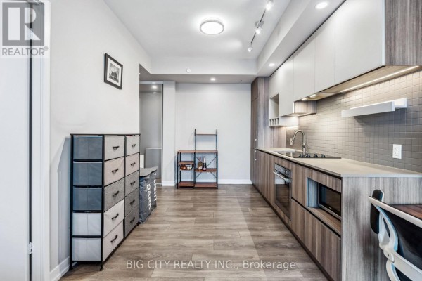 Primary Bedroom - 2211 - 898 Portage Parkway, Vaughan, ON L4K0J6 Photo 4