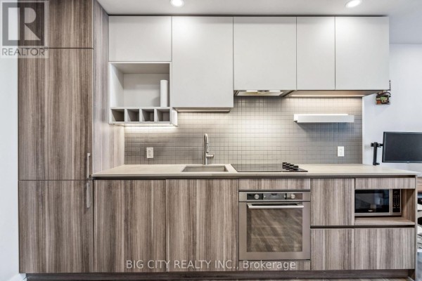 2211 - 898 Portage Parkway, Vaughan, ON L4K0J6 Photo 5