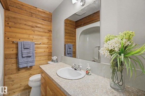 Primary Bedroom - 2211 Millbourne Rd W Nw, Edmonton, AB T6K0Y3 Photo 5