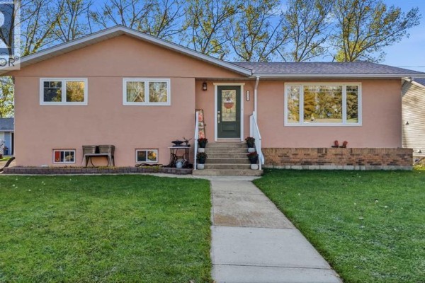 3pc Bathroom - 2211 Westview Crescent, Bowden, AB T0M0K0 Photo 2