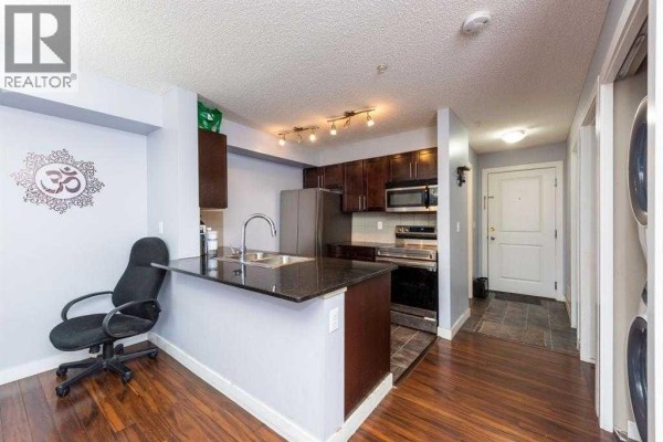 Living room - 2212, 15 Saddlestone Way Ne, Calgary, AB T3J0S3 Photo 5