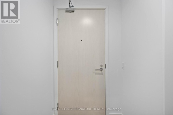 2212 - 115 Blue Jays Way, Toronto, ON M5V0N4 Photo 3