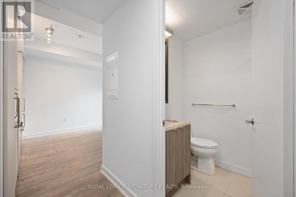 2212 - 115 Blue Jays Way, Toronto, ON M5V0N4 Photo 5