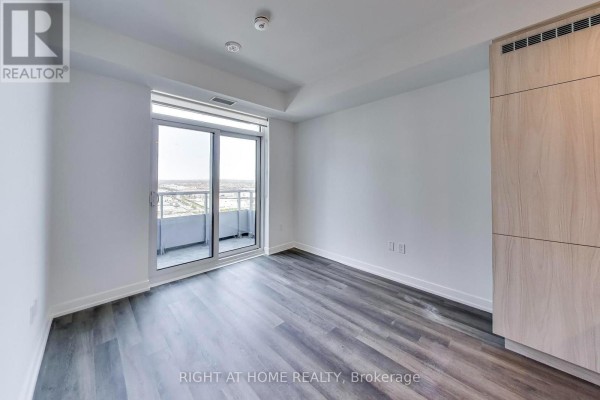 2212 - 2851 Highway 7, Vaughan, ON L4K1W2 Photo 2